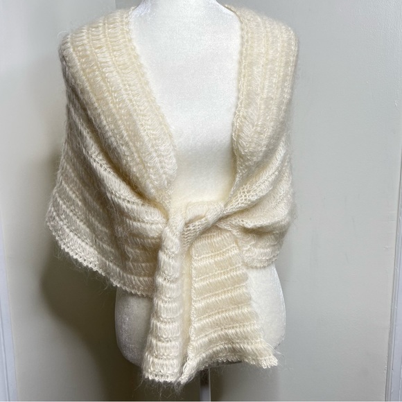 Central Park West Loose Knit Shoulder Wrap Shawl Shrug Mohair Blend Cream Ivory - Picture 2 of 10